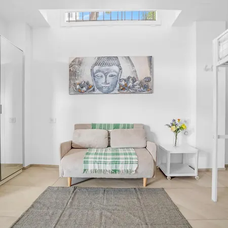 Zu12 Bright & Spacious In - Your Perfect *